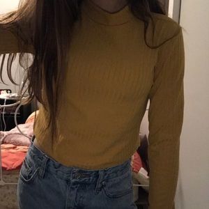 Long sleeve crop top